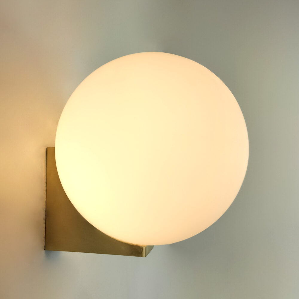 IP44 Opal Globe Hotel Bathroom Light Bathroom